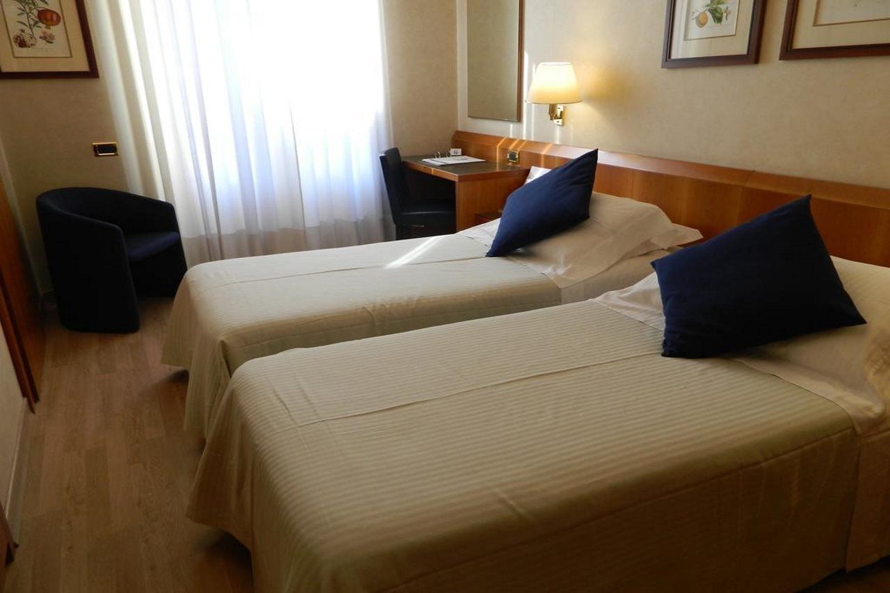 Best Western Hotel Cappello d'Oro Bergamo Esterno foto
